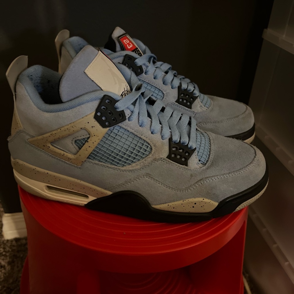 Jordan 4 unc